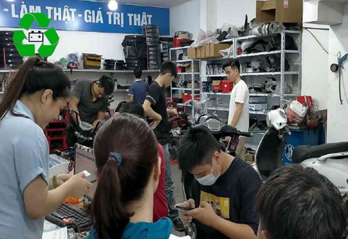 Nhiều học viên đến từ Bình Dương cũ lên đăng ký học và ở lại, cũng có người đi về